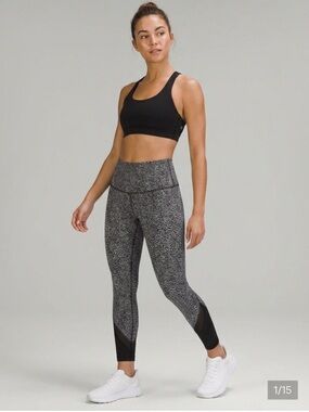 Lululemon Wunder Under
High-rise Black and White Size 6